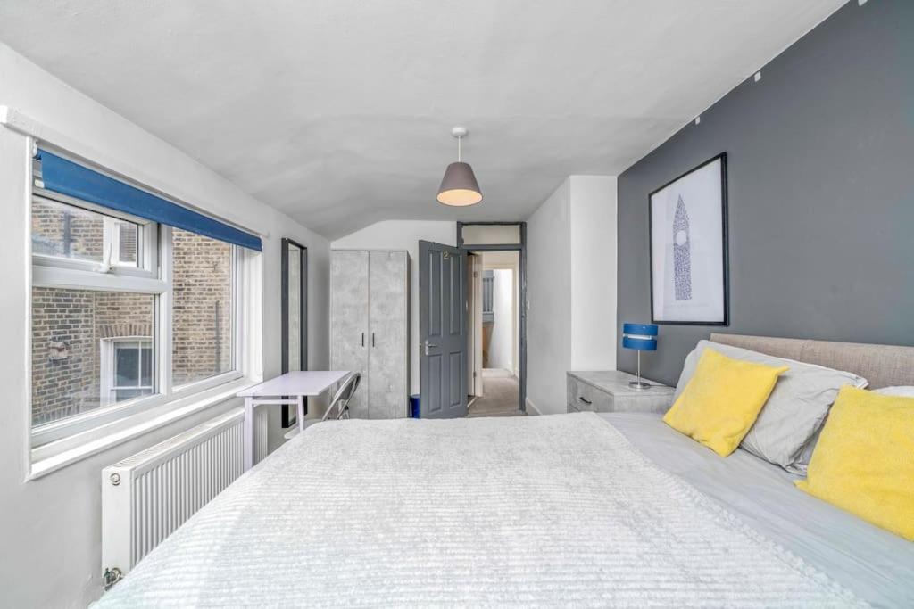 Apartamento Big House, 5 Beds, 2 Bathrooms, Contractors Dream, Great Transport Links Londres